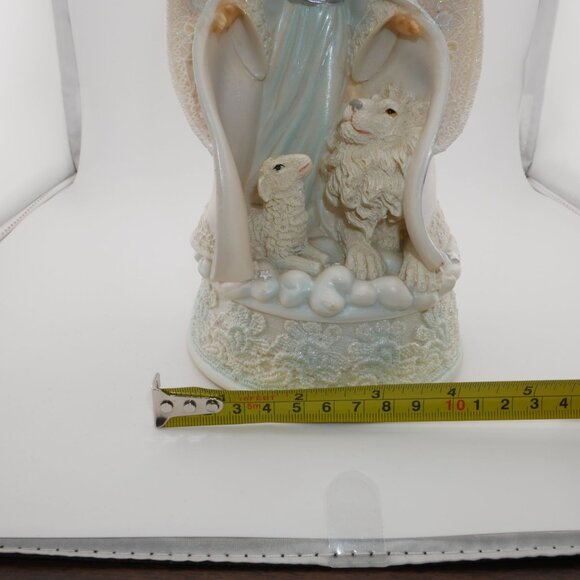"Joy To The World" Christams Angel With Lion & Lamb Music Box Figurine Vintage - Picture 9 of 9